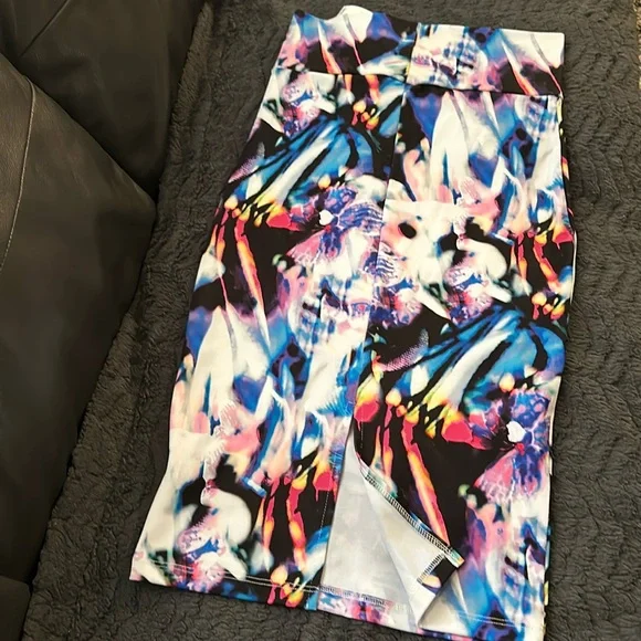 bebe NEW W/ TAGS multicolor set NEVER WORN! Bought separately selling as a set